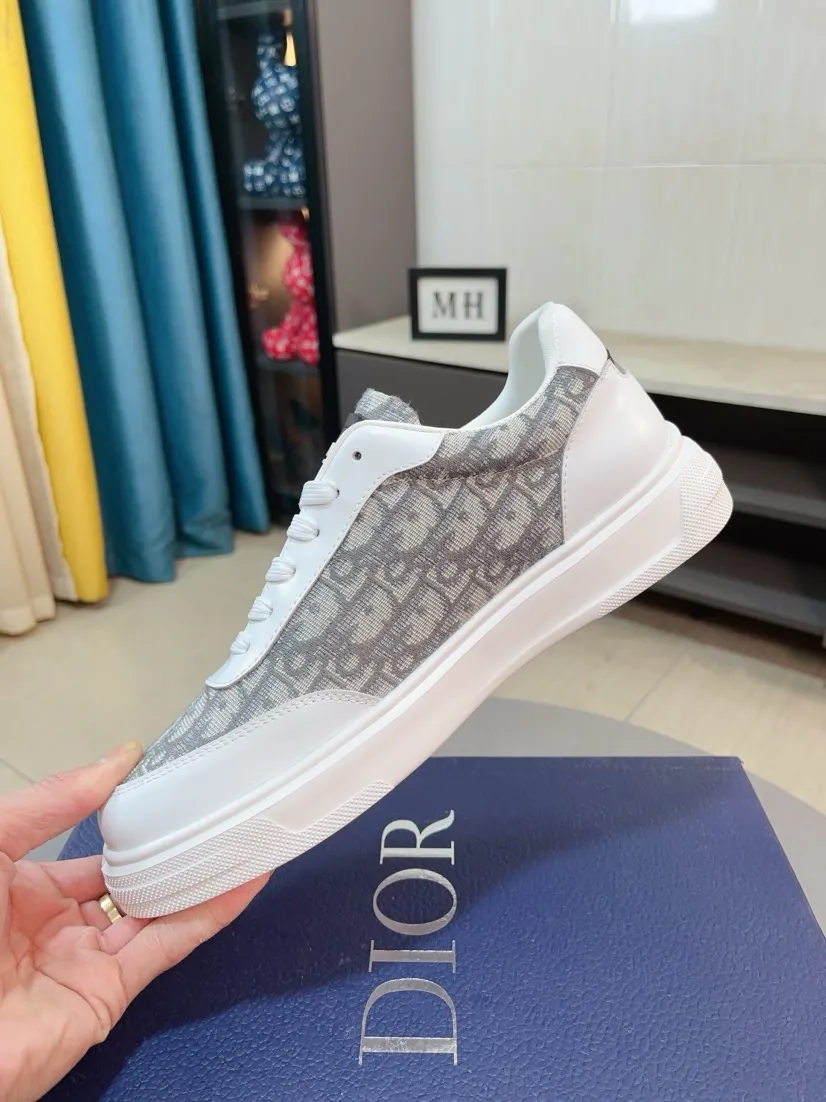 Men's shoes 💰400🌹🌹【Dior】Best-selling official website world premiere 🔝High-end men's shoes brand official website latest series: uppers are made of imported cowhide with special fabrics➕mesh breathable lining. Make walking more convenient and comfortable! Compared with the official quality, Midea’s 1:1 replica. Create a fashionable personality to set off your uniqueness! A must-have for trendy men! Classic style. Men's sizes: 38-44.
